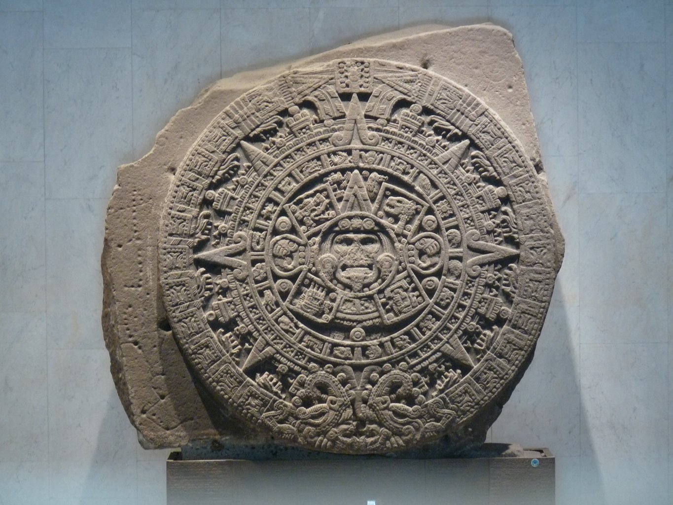 Monólito da Pedra do Sol, também chamado de Calendário Asteca (Museu Nacional de Antropologia e História, Cidade do México)