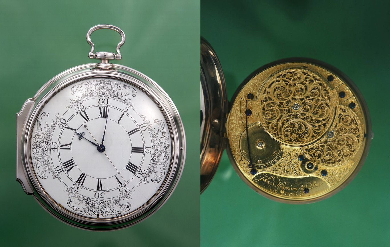 L'orologio visto daol'esterno e con l'interno aperto