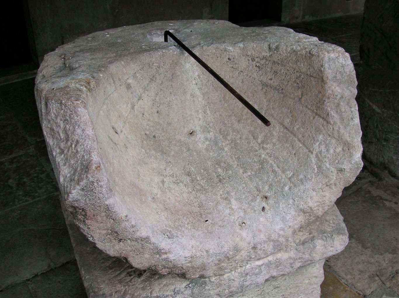 Scaphe romano do século I ou II d.C., exposto no Museu Dauphinois de Grenoble
