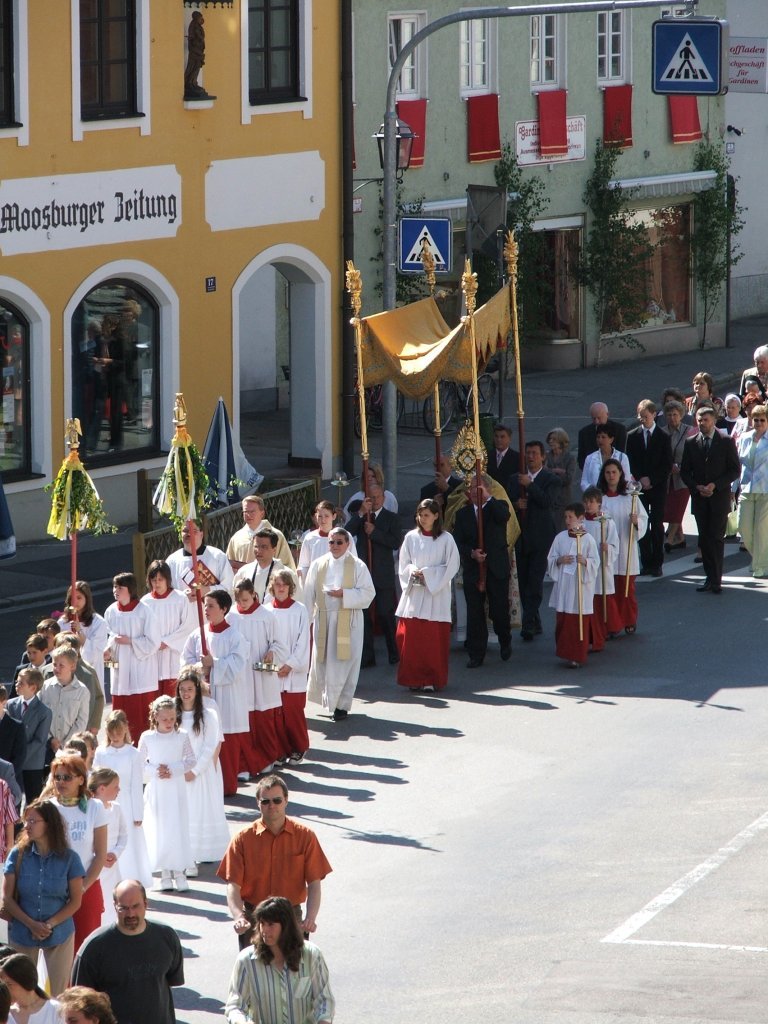 Procissão do dia de Corpus Christi (Fronleichnam) em Moosburg, Alemanha (2005).